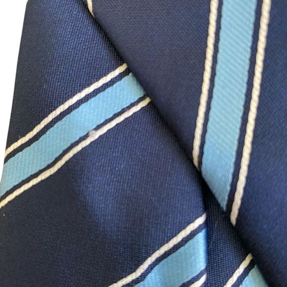 Eagles Wings UNC Tarheels Striped Blue Tie - Picture 4 of 5